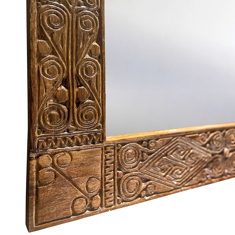 Hand Carved Mirror "Dili" - Natural brown